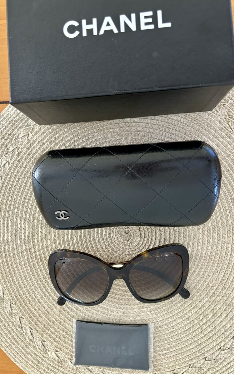 CHANEL Brown Tortoise Square Pearl Gold CC Polarized Women CHANEL Brown Tortoise Square Pearl Gold CC Polarized Women