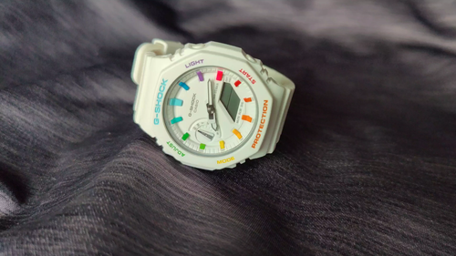 Orologio Casio GShock GMAS2100 Mod Rainbow dipinto a mano - alta qualità CasiOak Mods - Video 1 di 1