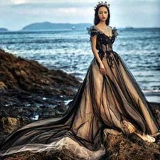 Gothic Black and Champagne Beach Wedding Dresses Off Shoulder Bridal Gowns Train
