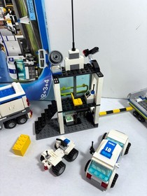 Lego City: Police:  Police Command Center 7743 (2008) + mobile truck 60315