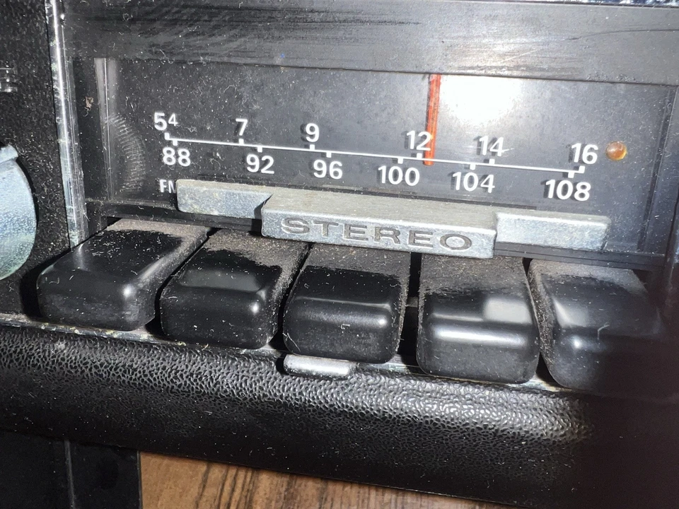 67 68 69 70 71 72 73  FORD RADIO AM FM STEREO    MUSTANG COUGAR GRAN TORINO Foto 2 de 4