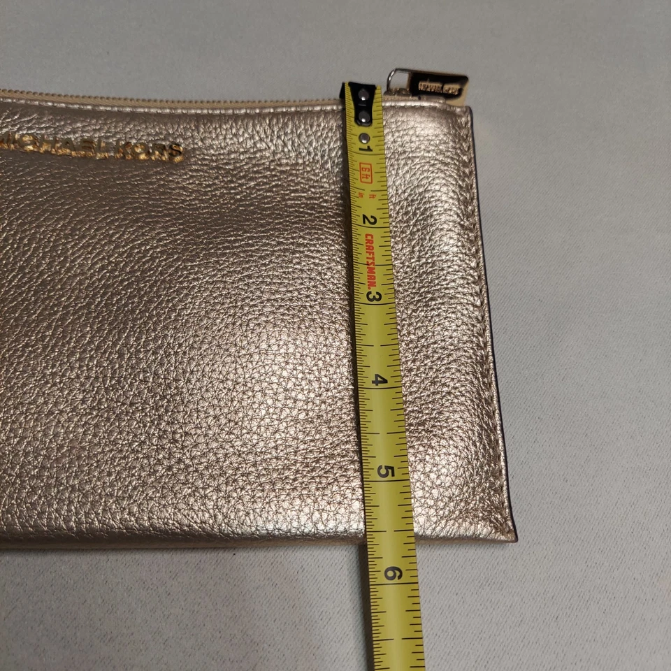 Клатч женский Michael Kors Bedford бледно-золотой большой на молнии кожа - Изображение 3 из 4