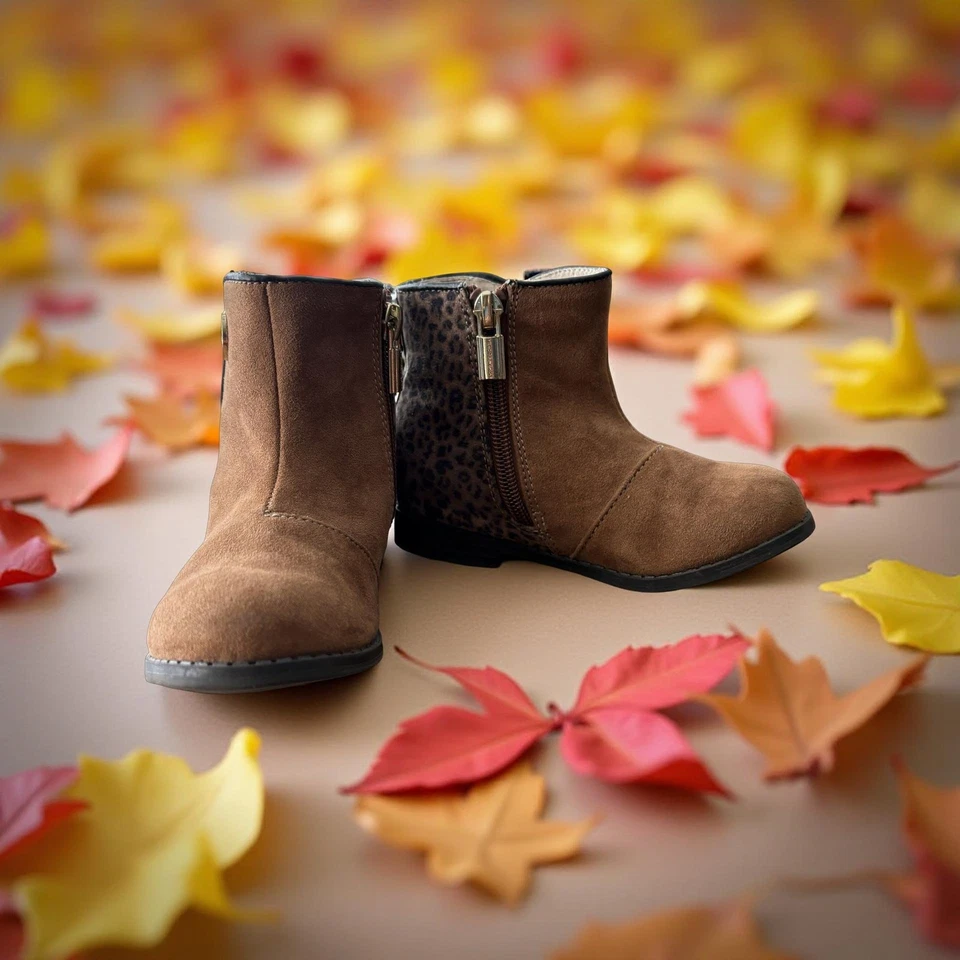 Botas Michael Kors para niños pequeños talla 8 leopardo cremallera usadas en excelente estado Foto 2 de 4