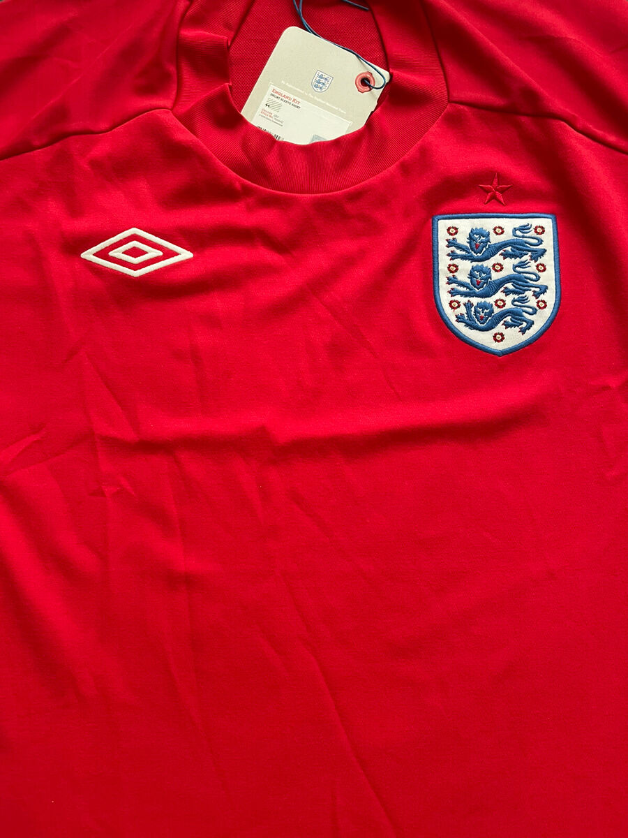 2010 England Away Jersey Umbro Euro Size 44 Short Sleeve 2010 England Away Jersey Umbro Euro Size 44 Short Sleeve