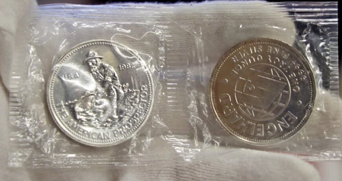 (2) 1982 1 oz .999 Fine Silver Engelhard  Prospector BU Original Plastic.