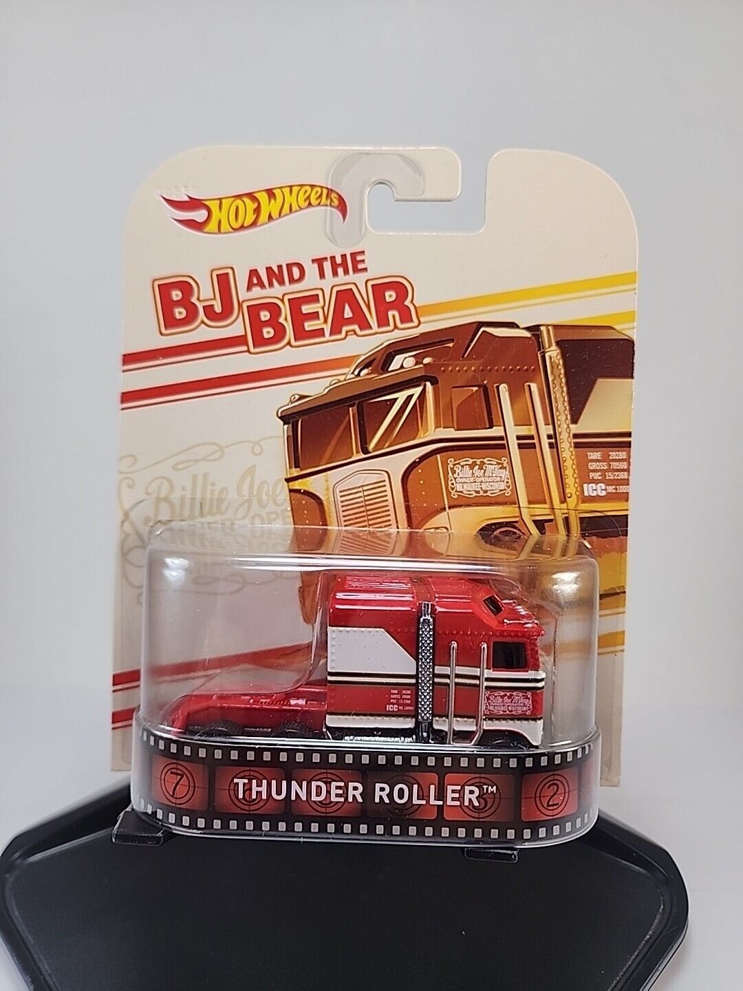 hot wheels retro entertainment thunder roller bj and the bear 