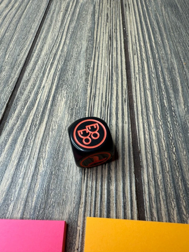 Dados de repuesto Hasbro Taboo Game 2013 negro y rojo Foto 2 de 3