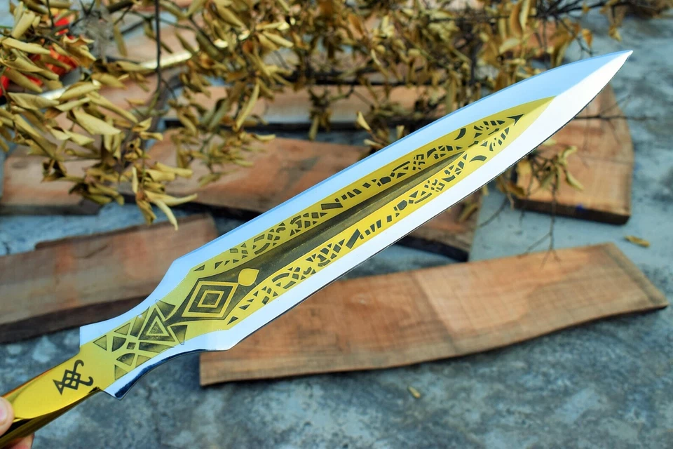 Lanza Draupnir Kratos Grabada enchapada en oro God of War Leviatán Hecha a mano de latón Foto 2 de 3