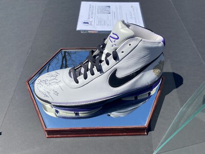 NIKE ZOOM KOBE II ST (2007年発売 オリジナル) KOBE BRYANT Game Worn & Signed Custom 2007 Nike Zoom II Lite With