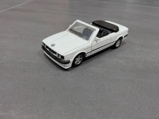 Maisto - BMW 325i - diecast model car - pull-and-go not working - white colour
