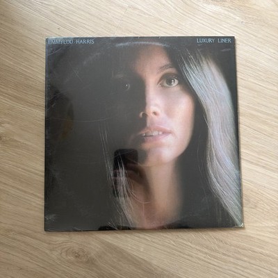 Sealed - EMMYLOU HARRIS Luxury Liner 1977 LP Vinyl Record Album - No Cut Out