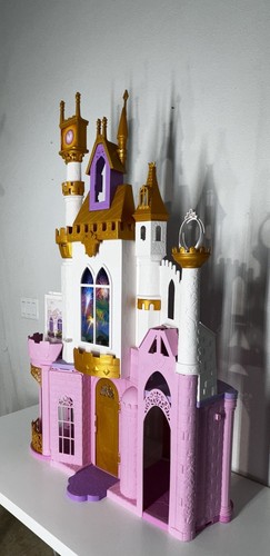 Disney Princess Ultimate Celebration Castle (solo castillo) 4 pies de alto/luz/música - Imagen 2 de 8
