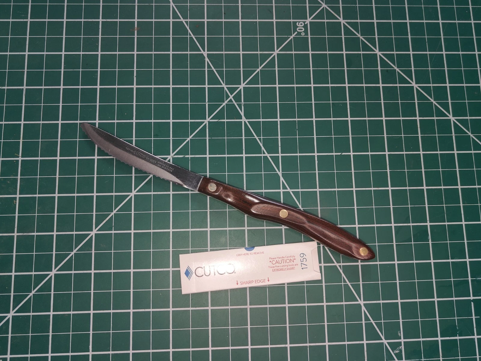 Vtg Cutco USA 1059 Serrated Blade Table Steak Knife Brown S Handle
Opens in a new window or tab
