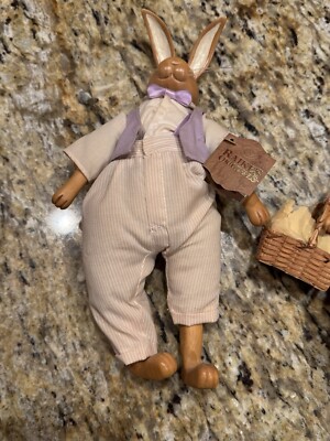 ROBERT RAIKES ORIGINAL THE HOPKINS 1991 EASTER HAND WOOD CARVED