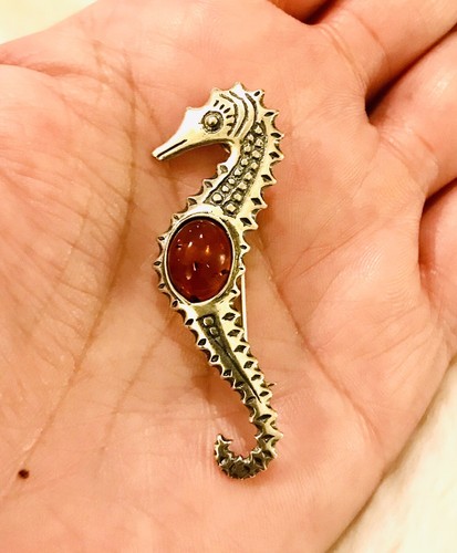 Vintage Sterling Silver 10mm Amber Seahorse Brooch Pin 3.6 Grams Estate Sale - Picture 6 of 10