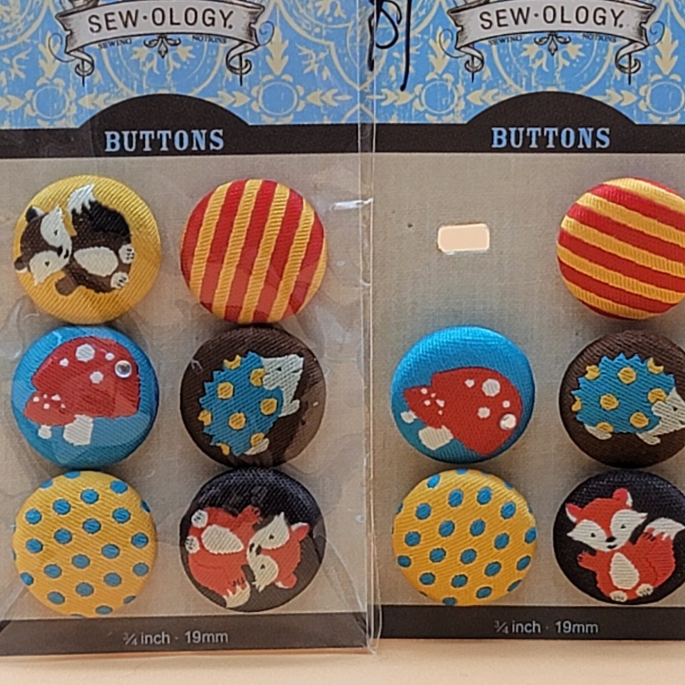 Sewology Fabric Buttons 11 Pieces Fox Mushroom Hedgehog Dots Stripes