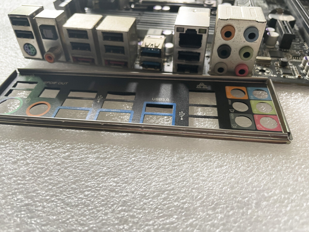 Gigabyte GA-X79-UP4 Desktop Intel X79 Motherboard LGA2011 fit