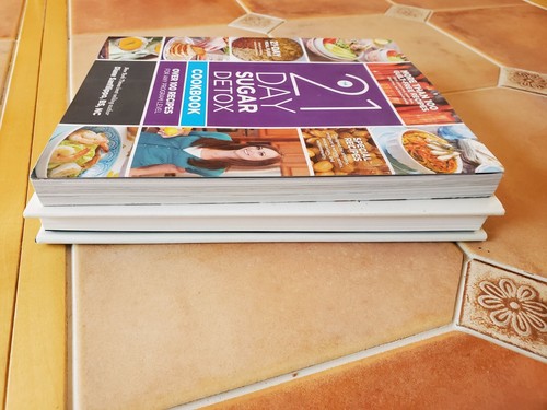 Cookbooks Lot Of Two (Christmas Vegetarian, 21 Day Sugar Detox) Free Shipping - Picture 3 of 3