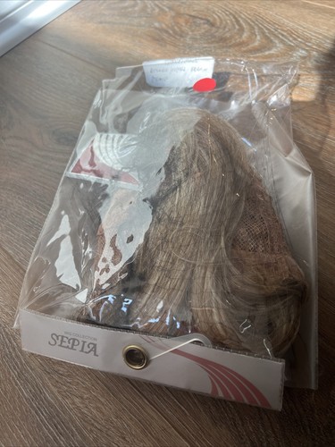 Parrucca seppia collezione corta/lunga bionda marrone chiaro PAPAYA F27/613 - Foto 8 di 8