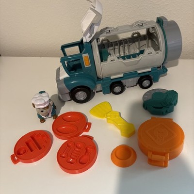 Paw Patrol Rubble & Crew, Growlin  Grub Food Truck Vehicle with Figure