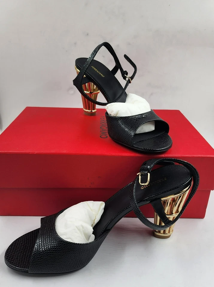 Sandálias femininas Ferragamo Nikla 85 salto alto 10 preto/dourado fecho de tornozelo - Imagem 3 de 4