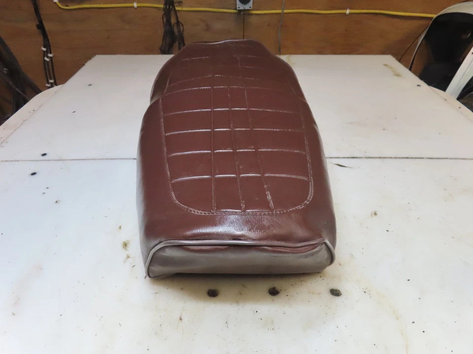 Kawasaki KZ400 400 1977 B1 B2 asiento Foto 2 de 4