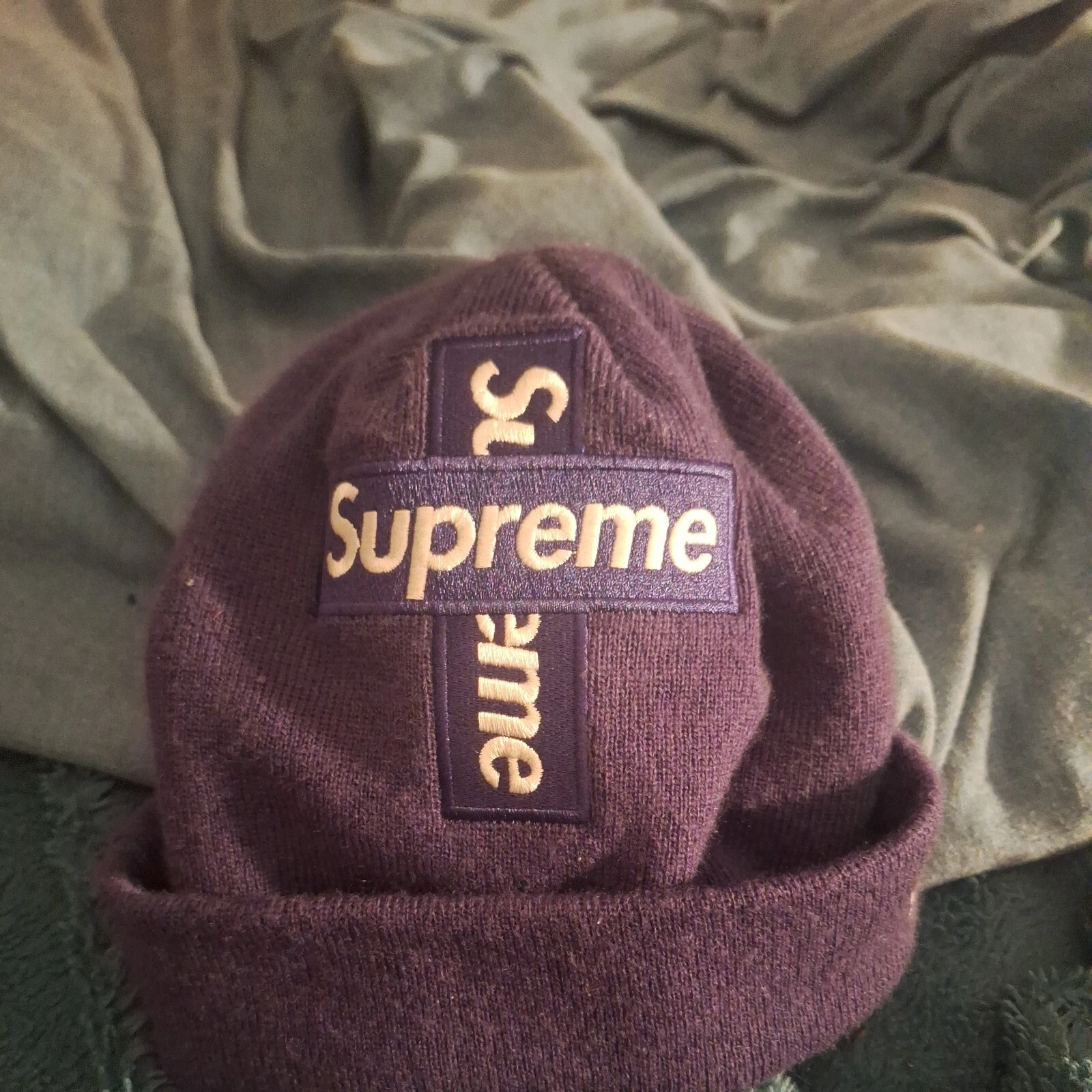 Boîte Croix Suprême Logo Benie