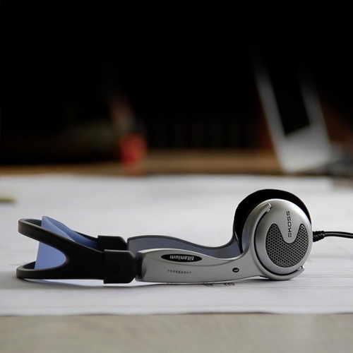 Retro Titanium Headphones - Lightweight On-Ear Design with Dynamic Audio Control - Picture 8 of 8