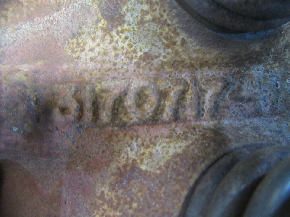 AMC Rambler six cylinder engine motor cylinder head crack checked 3170717 - Image 2 of 4