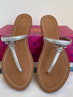 BRANDNEU IM KARTON TORY BURCH SILBER METALLIC LEDER T LOGO TANGA GRÖßE UK 6