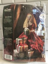 Bucilla Holly Noelle Felt Home Decor Kit 85450 Christmas Gifts Holiday 2007