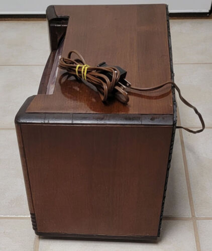 Rare Antique MCA - Minerva Broadcast & Shortwave Radio -- recapped & new speaker - Picture 3 of 6