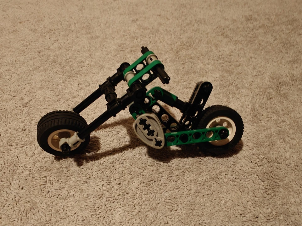 LEGO Technic 8208 Custom Cruiser, photo 2 of 3
