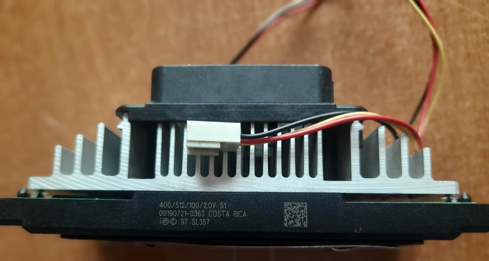 Processore CPU Intel Pentium II 400MHZ SL357 Slot 1  512MB Cache - Immagine 2 di 3