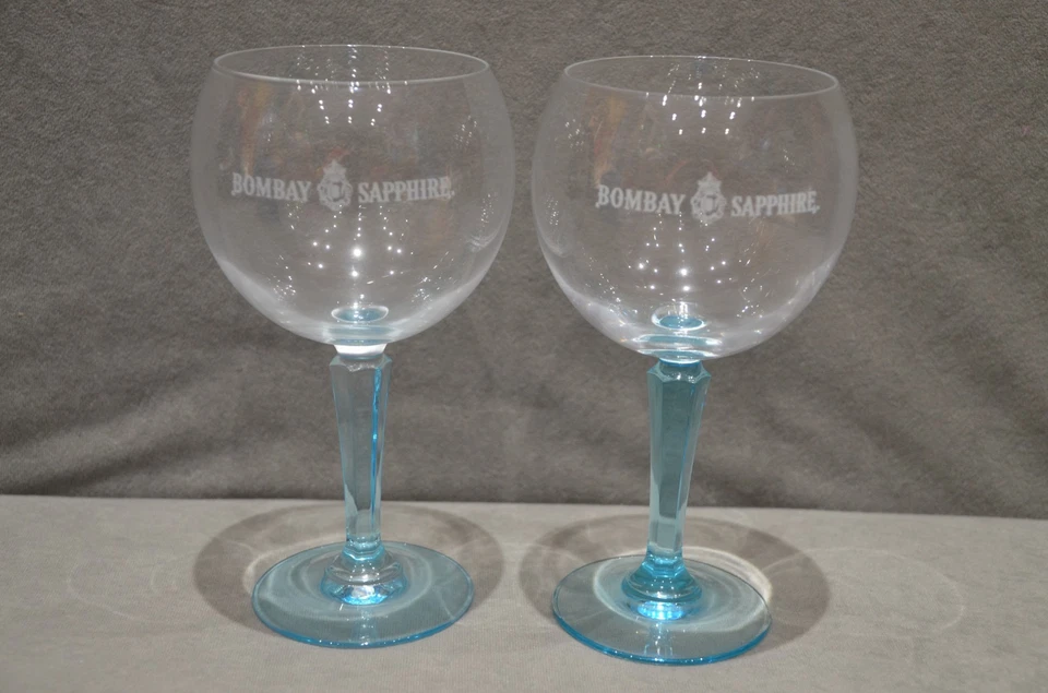 2x Bombay Sapphire Balloon Gin Glass Bowl Goblet Blue Stem 62cl 620ml BRAND NEW - Image 2 of 4