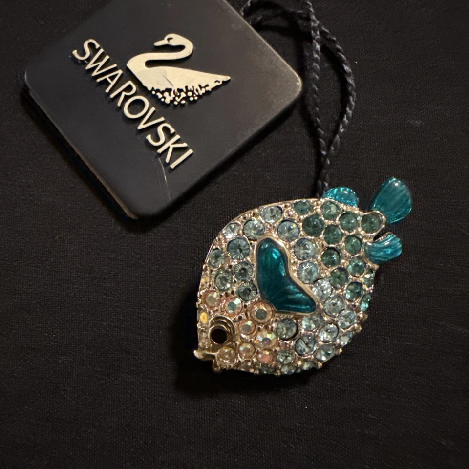 EC. Broche prendedor pez cisne "SWAROVSKI" con turquesa y cristal boreal firmado. Foto 2 de 4
