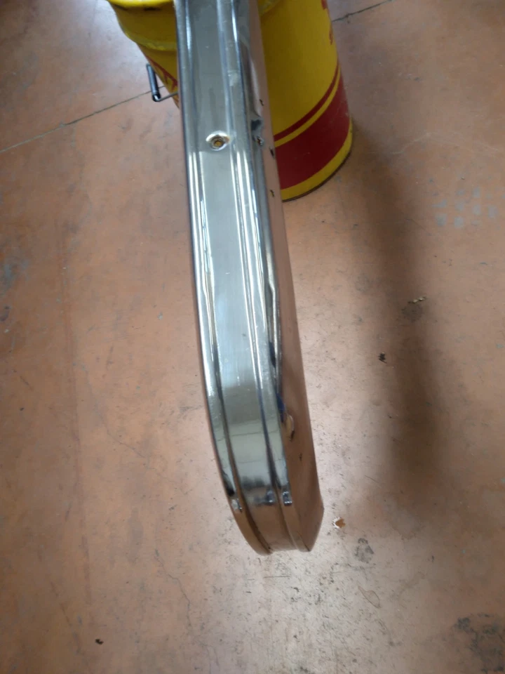 Parachoques delantero Alfa Romeo Alfetta GTV Foto 2 de 4