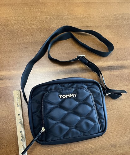 Tommy Hilfiger Crossbody Bag Adjustable Strap Zip Close Pockets Quilted Grayson - Picture 3 of 12