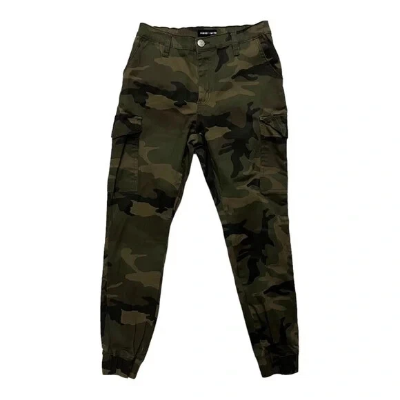 Almost famous sales camo joggers