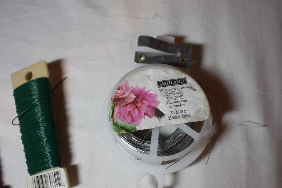 26规花卉线码桨线花卉银色和绿色3卷9.5盎司 — 第 2/4 张图片