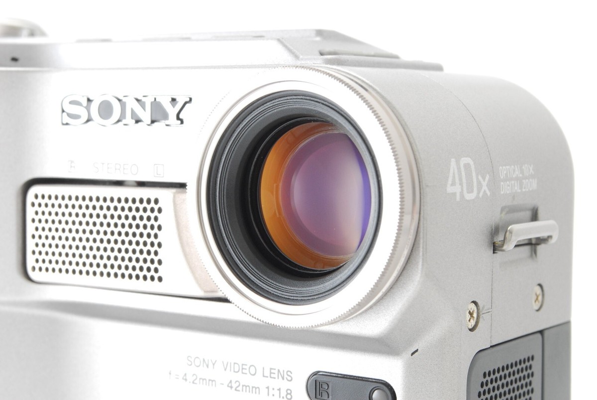 動作品◆SONY SC１００ ミニDVカメラ MINT w/Accessory】SONY DCR-SC100 Mini DV Tape Digital Video