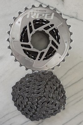 11-28T SRAM Red 22 XG-1190 11s + Free KMC Chain