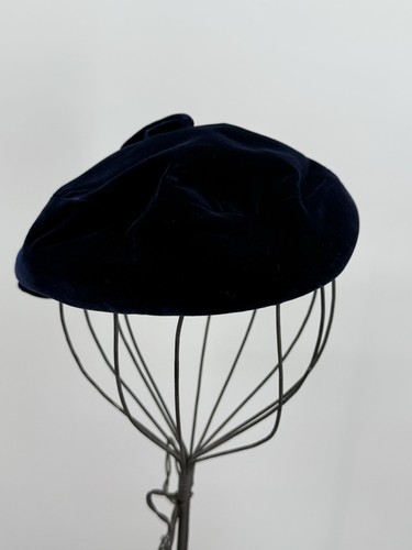Lot Of 3 Vintage Ladies Velvet Berets Black B Forman, Green Velvet, Navy Blue - Picture 13 of 24