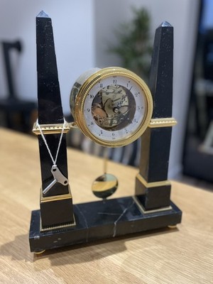 Franklin Mint Thomas Jefferson Obelisk Mantel Pendeluhr FUNKTIONIERT MIT SCHLÜSSEL