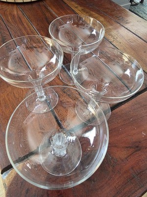4 Kristall Hohlstiel Champaign oder Cocktail Gläser 50er oder 60er Jahre drei top