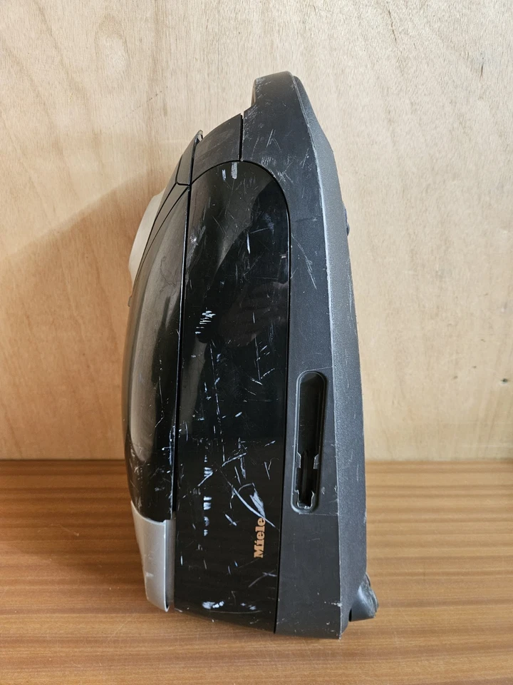 Miele Compact C2 PowerLine Bagged Canister Black 890w Vacuum Cleaner - Image 4 of 4