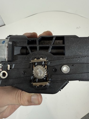 Mazda 3 Sunroof Motor 2010 2011 2012 2013 - Picture 5 of 5