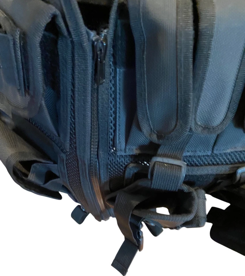 Tactical Vest Black Adjustable /Pockets & Holsters "New no Tags  UTG Leapers 547 - Image 4 of 4