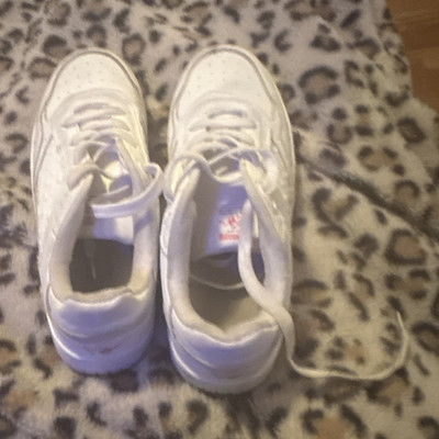 True Religion Men's White Low Top Lace-Up Athletic Sneakers Solid Acrylic AAA