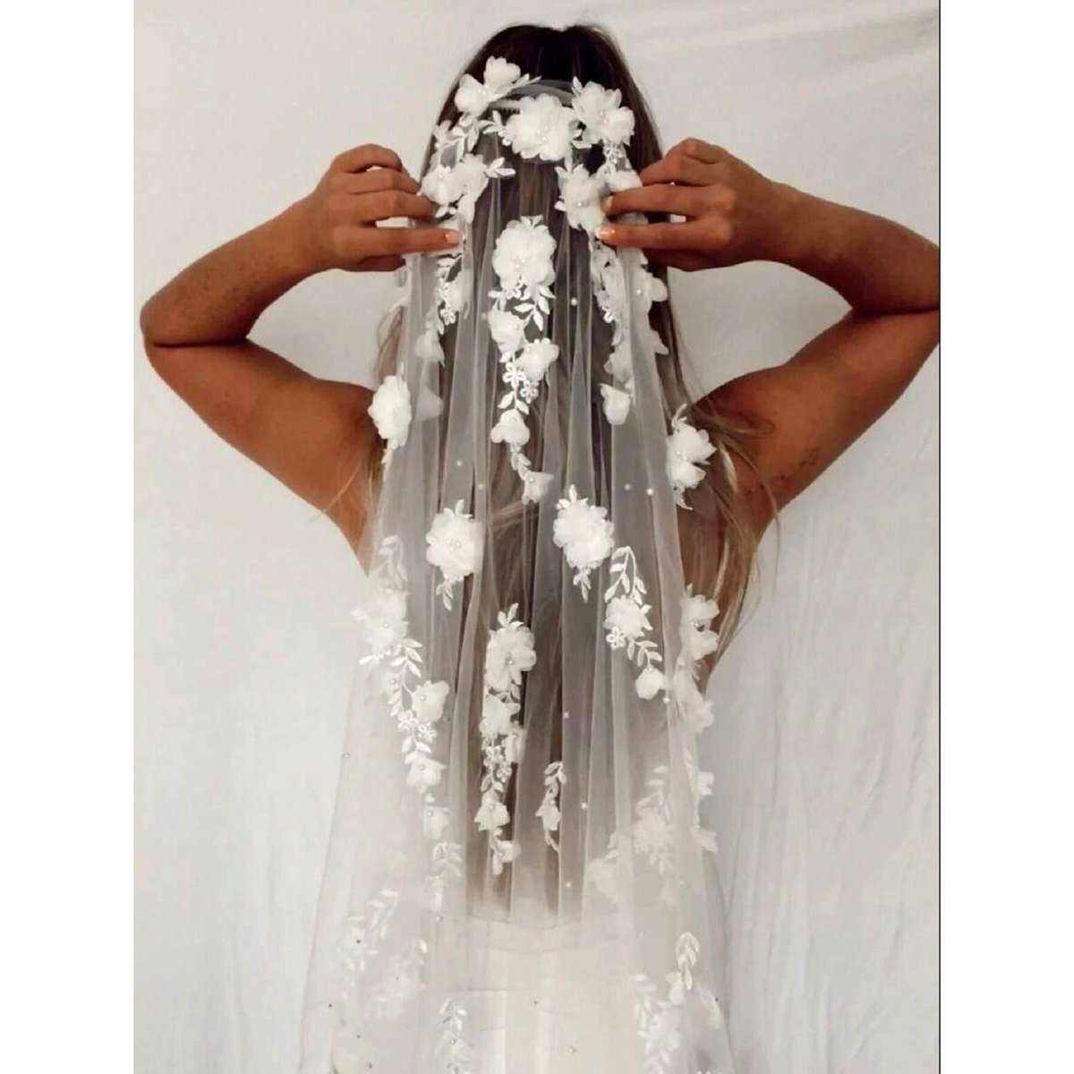 New 39 in Floral Pearl Lace Ivory Off-White Long Wedding 